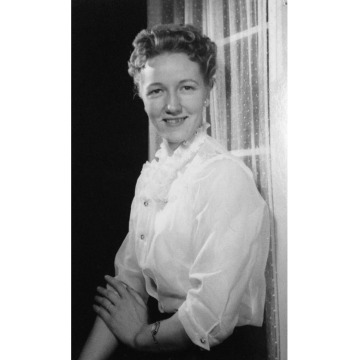 Photo of Pamela, Diane NEWPORT