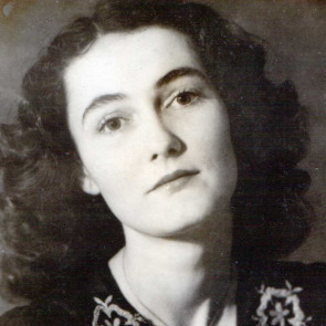 Photo of Yvonne FISHER