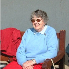 Photo of Joan DAY