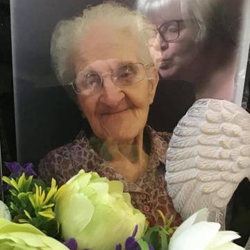 Notice Gallery for Miriam MOORE