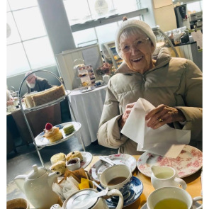 Notice Gallery for DOROTHY VINDEN