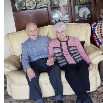 Notice Gallery for John & Della CURRAN