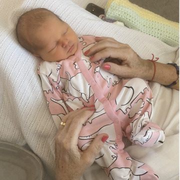 Notice Gallery for Valerie AVERY