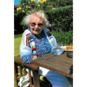 Photo of Marjorie MILES (NEE TOMLINSON)