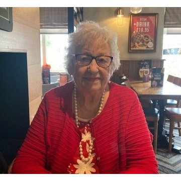 Photo of Helen Lawson HOOKS