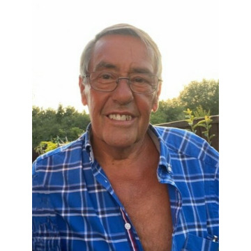 Photo of Ron HUGHES