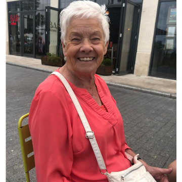 Photo of Carole Veronica THOMAS
