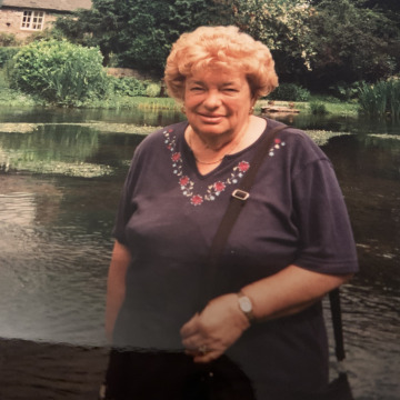 Photo of Daphne JONES (NEE ALLCOCK)