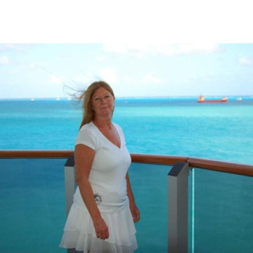 Photo of Lynn HARMER