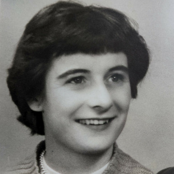 Photo of Linda EVANS