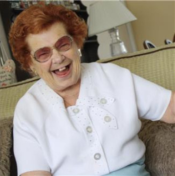 Photo of Joan BOND (nee Brooks)