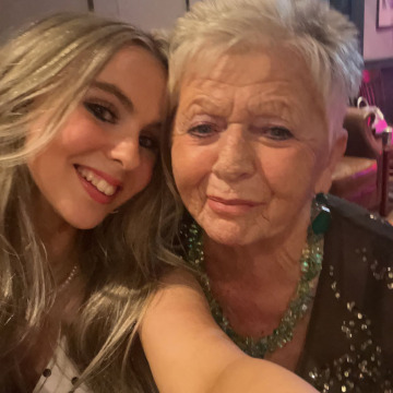 Notice Gallery for Maureen Ann HUGHES