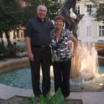 Photo of John Graham & Brenda SHAW