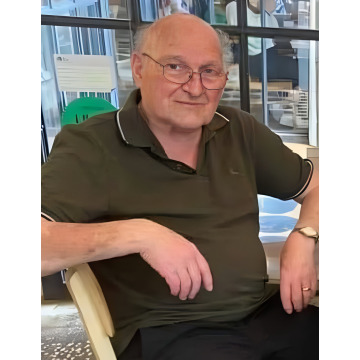 Photo of JAMES HUNTER