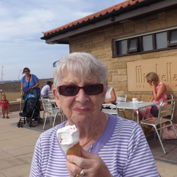 Photo of Joan Lillian SKEAPING (NEE BROWN)