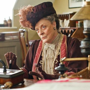 Photo of Dame Maggie  Smith 