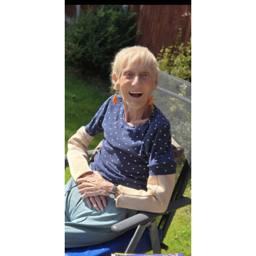 Photo of Gladys WAITE