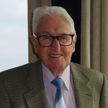 Photo of Derek HALLETT