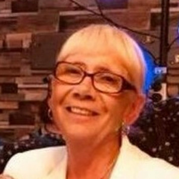 Photo of Lynne Elizabeth HUNTER