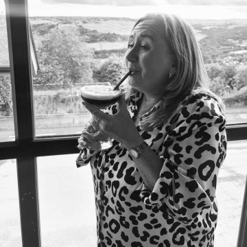 Photo of Julie HARTLEY