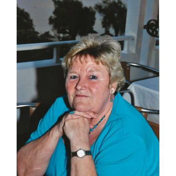 Photo of Mo, (Maureen May) HUGHES