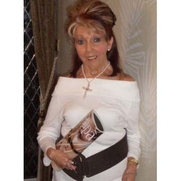 Photo of Lesley HOPPER