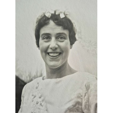 Photo of Barbara HILL