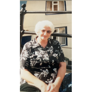 Photo of Esther ROBINSON