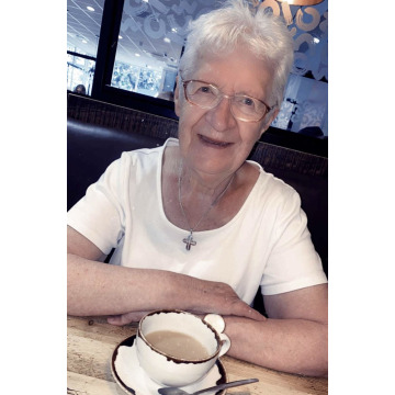 Photo of Doreen WOOD