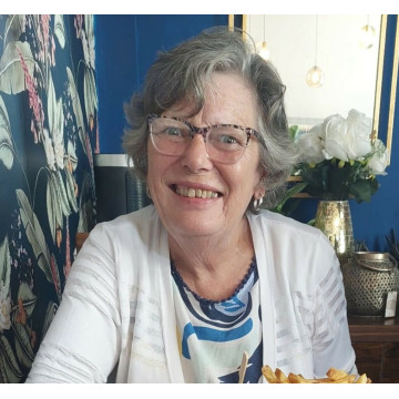 Photo of Yvonne HUTSON