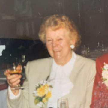 Notice Gallery for June Elizabeth LLOYD