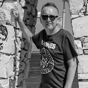 Photo of Andrew SINGLETON