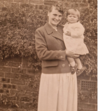 Notice Gallery for Margaret RUSSELL