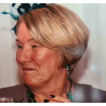 Notice Gallery for Joan LYTHE