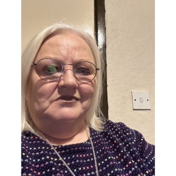 Photo of Elizabeth HUGHES