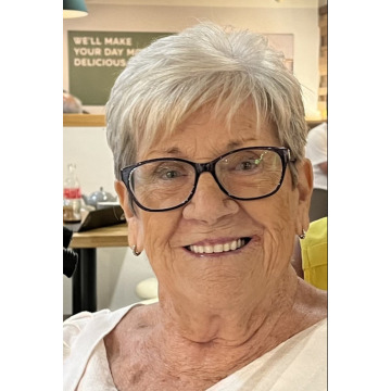 Notice Gallery for Mary HUGHES