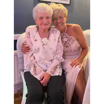 Notice Gallery for Kathleen ELLIS