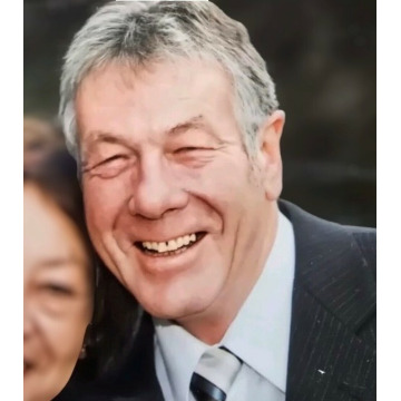 Photo of Gordon LEAK