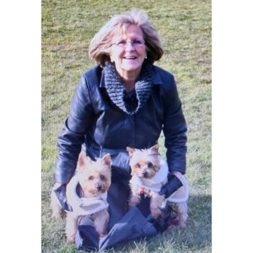 Photo of Elizabeth Carroll