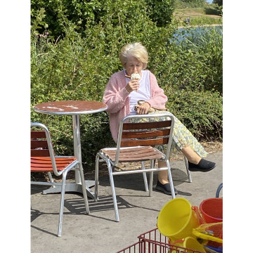 Photo of Shirley RIGGALL