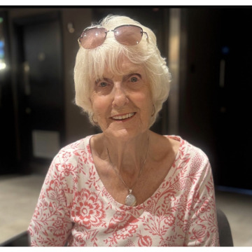 Photo of Elizabeth WHITAKER