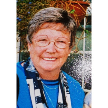 Photo of Maureen HOLMES