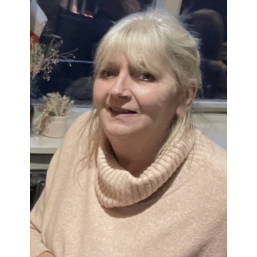 Photo of Angela MILLER