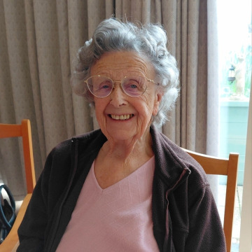 Photo of Yvonne Patricia SMITH