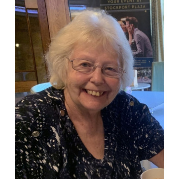 Photo of Mavis WOOD