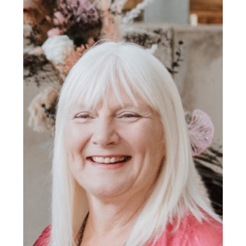 Notice Gallery for Yvonne MILNE - (CLASHNAMUIACH)