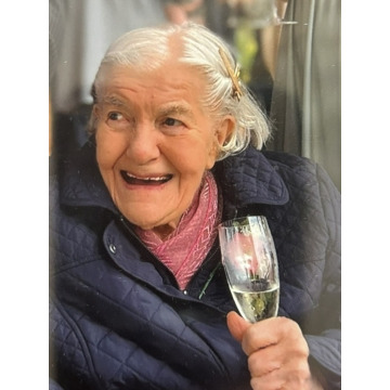 Photo of Dilys Irene RICHARDS