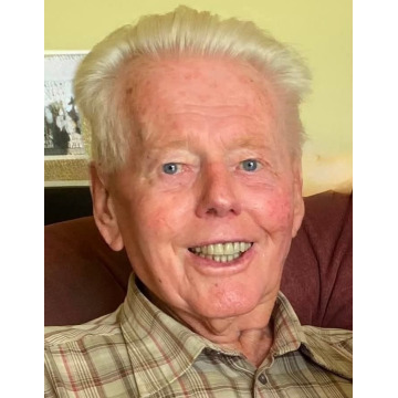 Photo of Clive Lewis PEAKE