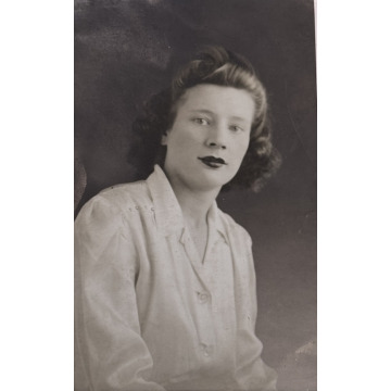 Photo of Winifred May COLES