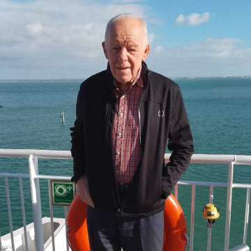 Photo of Peter CURZON